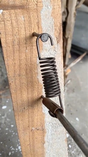 Heavy-Duty Spring Repair Trick – Fast & Easy Fix Hack" #tipsandtricks #hometips #shortsfeed