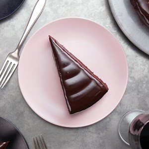 119K views · 2.8K reactions | Make an already rich chocolate cake made with red wine even richer by topping it with a dark chocolate ganache. | Tastemade | Facebook