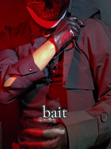 Simón Riley Cosplay in Ghost Mask