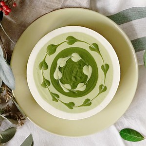 45K views · 212 reactions | Cheesecake de matcha on base de Oreo, ¡te enamoras porque te enamoras! Cheesecake de matcha: https://bit.ly/3roHiTP Guarda esta receta en la app: https://es.tastemade.com | Tastemade Español | Facebook