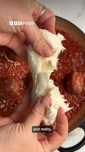 One pot, one portion, one perfect night in. Ep 4, fennel and chilli meatball bake Who's making this tonight? 🙋🏽‍♀️ https://www.bbc.co.uk/food/recipes/fennel_and_chilli_14932 | BBC Food