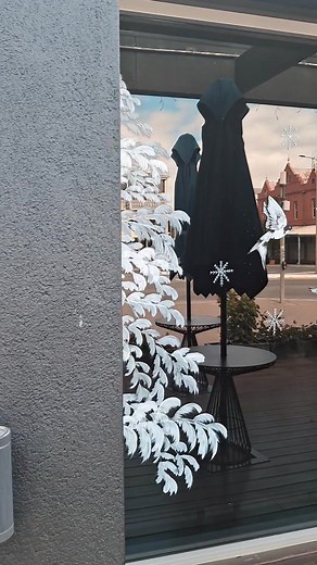 Christmas windows now done at the Ellen Hotel Port pirie. I enjoyed doing these this morning! | "A touch of canvas"