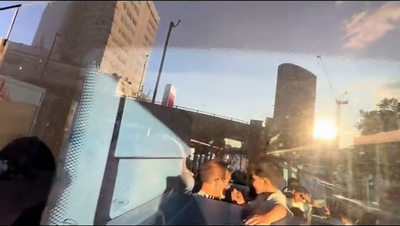 Lil cheeky bus surf 🫢🫢🫢#fun #cool #bussurf #blah