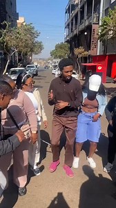 Sweet Guluva doing the dance challenge with his fans🔥 #BBMzansi #BBNaija #Umlilo | Entertainment Edge
