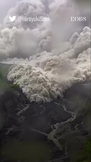 L'éruption volcanique du Semeru en Indonésie entraîne des milliers d'évacuations