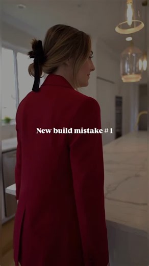 New build mistake #1: starting at the model home. I know, I know. The kitchens are pretty. The community is welcoming. It was easy to just walk through that door. It feels harmless. But here’s the thing most buyers don’t get told… That first stop can quietly limit your options. In many new build communities, once you talk to the sales rep on your own, an agent often can’t jump in later to help with lot choice, incentives, pricing strategy, or contract terms. A few things I look at before you eve