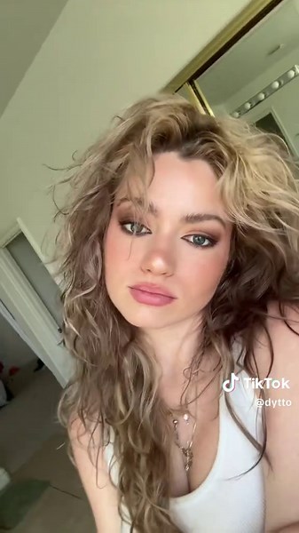 🧚🏼‍♀️ lmao | you know your hair it's all blue