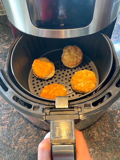 Air Fryer Frozen Pillsbury Grands Biscuits