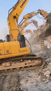 Demolition team 💪 | Friendly machines