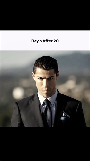 𝙍𝙤𝙣𝙣𝙮 on Instagram: "📈 . . . . . . . . . . #cristiano #cristianoronaldo #cr7 #instagram #reels"