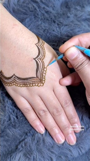 Aesthetic Hennadesign #aesthetic #simplemehndi #simplehenna #hennatatto #hennadesign #hennatutorial