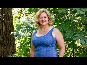 Attractive Older Women Over 50 | Modern Chic Outfit Inspiration