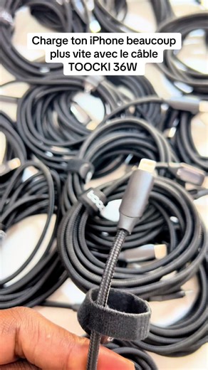 ⚡ Charge rapide 36W Power Delivery (PD) 📟 Écran digital qui affiche la puissance de charge 🧵 Câble tressé solide et durable 📊 Transfert de données rapide #cabletoocki #toocki36w #cableiphonefastcharge #toniosmart #electronique