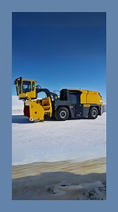 This Snow Clearing Machine Has An Adjustable Cabin!! | Fossbytes