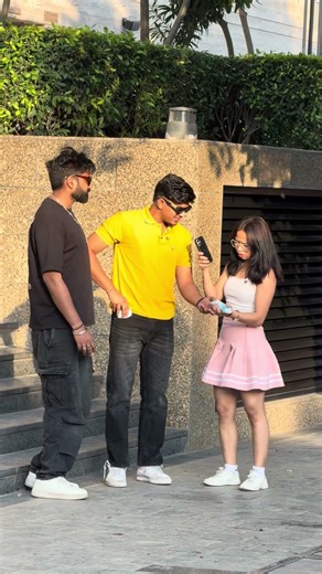 Youtuber hai ji🤯😂 #funny #comedyshorts #viral #comedy #youtubeshorts #trendingnow #shorts #prank