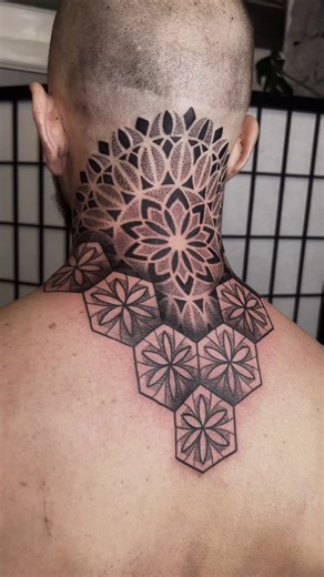 Little look back when we done this mandala and geometric pattern on the back of the head, absolutely love the way this ended up looking 🔥🤍 Studio: @aeternustattoocompany Supplies used: @butterluxeuk @criticaltattoosupply @spirittattooproduct @ghostcartridges @starrtattoosupplies @extremenumb Drawn with: @geometricatattooapp #dotwork #mandalatattoo #blackwork #blackworktattoo #tattoo #coupstattoo | Coups Tattoo