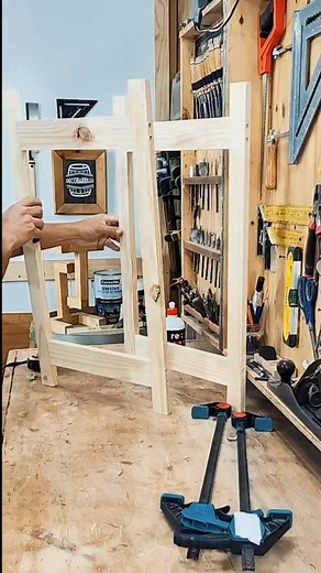 😎🪚Técnicas de carpintería que no puedes dejar pasar🪚😎 😃🔨Síguenos para aprender más técnicas únicas 🔨😃 Créditos:@Alfredo Vega / DecoBarriles #carpintero #emprendimiento #tecnica #trucos #tiposdemadera | Carpinteria Completa