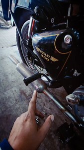 Old Bullet Silencer Fitting Hack🔥 . . . #royalenfield #machsimo #bullet #standard #350 retomotorcycles retro old bullet350 bullet350 bulletstandard350 standard350 chrome bulletes bullet350es classic350 g2 g2army modified vinatge reels yamaha rx rx100 intercptor650 classic350 classic500 standard500 bullet500 | Ride.mylife Business