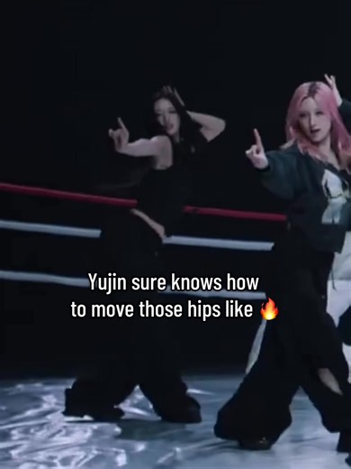 Yujin's Stunning Hip Isolation Dance Moves
