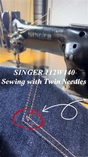 WABI_Jeans Custom & Repair on Instagram: "【SINGER 112w140🛠️】 1910s Made in USA SINGER社の二本針本縫いミシンです 動画は後ろポケット口縫い〜後ろポケット付け三角縫いまで ・ ・ ・ ・ ・ ・ ——————————————————————————— #singer #singersewingmachine #singer112w #工業用ミシン #二本針ミシン #シンガーミシン #シンガー"