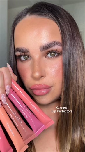 All you need is lip gloss 💕 | Clarins