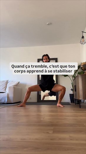 10K views · 776 reactions | Pas un test. Pas un flow. Juste un mouvement que j’essaie de maîtriser un peu plus chaque jour. Et toi ? Ça tremble aussi quand tu test ? #mobilité #mobilityflow #control #cossacksquat #stabilitytraining #chillflow | CHILL FLOW | Facebook