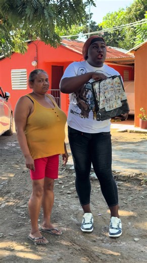 Parte 1 - Madre rechaza el regalo de su hija sin saber lo que ocultaba | Mom's rejet her daugther's gift and didn't know what was hiden #usa🇺🇸 #reflexiones #viral