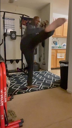 50ct Burpee/ Round kick (kick practice)