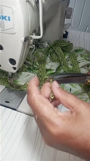 Gol daman per lace lagane ka tarika #starlight #sewing #shortsfeed #stitching #sewtrendy #simplesew