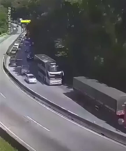 🚛 Safe Transportation of Flammable Liquids: A Critical ResponsibilityTransporting gasoline, diesel, or industrial chemicals demands utmost caution to prevent 🔥 fires, 💥 explosions, 🌍… | Khaled Sdiri (PMP)® | 15 comments