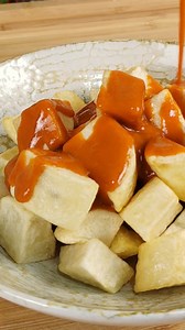 889K views · 8.4K reactions | La salsa PÁ Papas bravas  Una tapa que nunca falla  Ingredientes para la salsa. 1 Cebolla. 300ml Caldo de pollo, carne o verduras. 1cda Harina. 1cda Pimentón picante ahumado. 1/2cda Pimentón dulce ahumado. 2cdas Vinagre de manzana. Sal y aceite de oliva. Y las patatas ya te las curras  #recetas #recetasfaciles #cocinacasera #rico #recipes #papas #tapas #salsa #bravas #comida | Alberto Martin Dominguez | Facebook