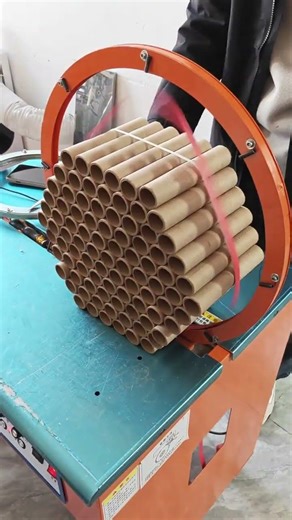 The fully automatic rail-mounted strapping machine solves the problem of bundling firecrac