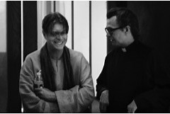 「DAVID BOWIE is」スマホARアプリのナレーションはゲイリー・オールドマンが担当