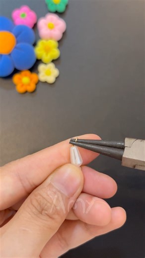 Chain bracelet with pearl #Amy #beads #diy #pearl #braceletlover #braceletmaking #crafting | Amy