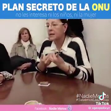 Quiza no recuerden pero a Amparo Medina muchos organismos le cayeron en su mentira de ex Alfaro o haber trabajado en la UNFPAPara empezar AVC acuerda paz en el 89 y cierran el 91. Medina en armas en el 92? Parece mentira @ECUADORCHEQUEA le hizo nota⤵️ https://t.co/MM8U2fFCX6