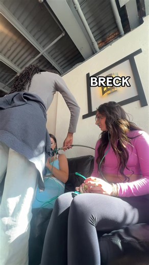 Come with us to an Oxygen Bar!! Just some Texas and Oklahoma girls in Colorado! 💨❄️⛄️🌿💛 #o2lounge #breckenridgecolorado #breckenridge #theo2lounge #oxygenbar @The O2 Lounge