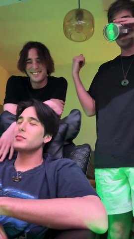 三つ子の新曲ミックシングレビュー