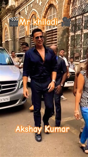 Akshay Kumar spotted in Mumbai streets 🖤 Royal Black Look with Fans | Full Swag Mode! #viral #shorts