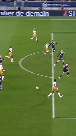 Incroyable but de Casimir avec un incroyable coup de chance !