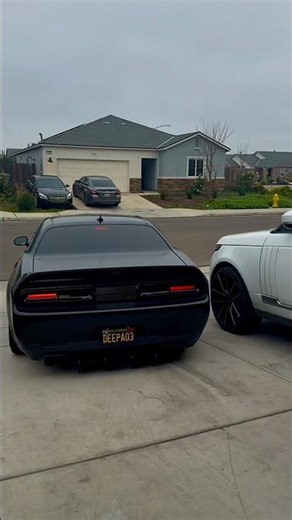 Is this a 10/10 exhaust sound or not? | Dodge Challenger Hellcat SRT | #dodge #hellcat #cars
