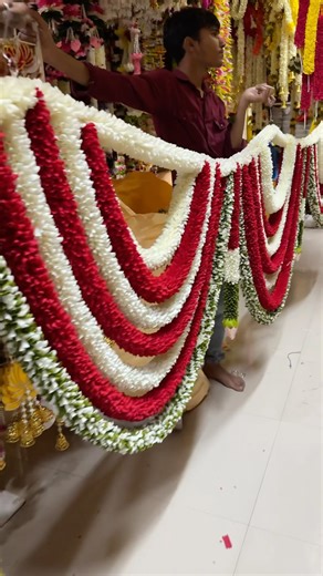 ✨ New Toran Set | 25 Feet ✨Bring home timeless elegance with our premium artificial flower toran