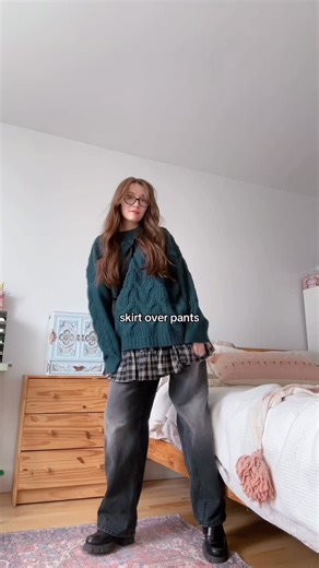 flora on Instagram: "Outfit ideas for you #ponponpon 💜"