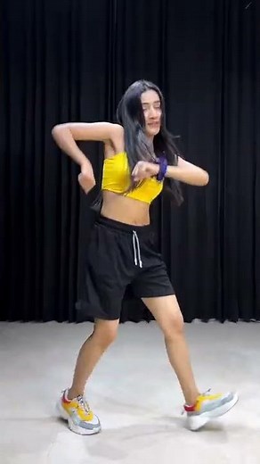 Badi Mushkil🔥 | Bollywood Dance Video | Muskan Kalra #shorts