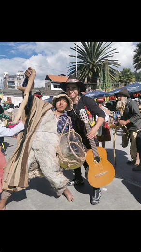 Pukllay Andahuaylas... | LLUQI
