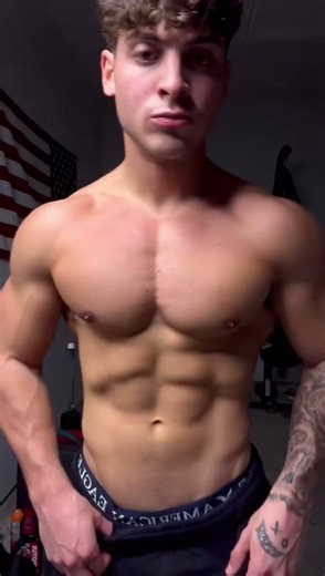 I am unstoppable.💪🏼 Ft. FlexMasterJoe #muscleworship #musclejock #muscle #alphamale #elitealphas #muscleman #alphas #biceps #aesthetics #musclegod #abs #findom #findomworship #findomsub #bicepflex #sixpackabs #pecs #findomgod #cocky #dominant