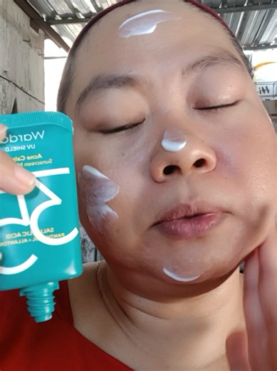 sunscreen wardah untuk kulit wajah berminyak dan berjerawat mengandung spd 35 PA #sunscreen #sunscreenberjerawat #wardah @Wardah Beauty Official