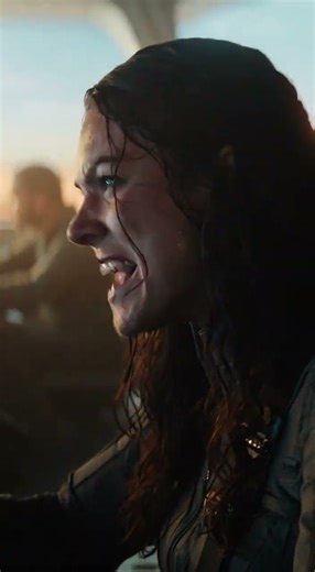 Warship Battle in the Desert — Epic Sci-Fi Showdown! 🚢🏜️⚡