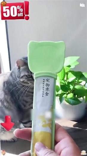 With this cat bar feeder, you don't have to worry about cats accidentally eating plastic bags. Cats can eat happily without getting their hands dirty