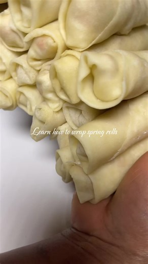 ‏Learn how to wrap spring rollsss… #springrolls #howtowrap #fyp