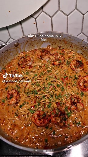 Cajun Shrimp Pasta 🍤🌶️ POV: You made Cajun Shrimp Pasta for dinner 🍤🌶️ Creamy, spicy, garlicky… and gone in minutes. Full recipe on Substack — link in bio 🫶🏽💕